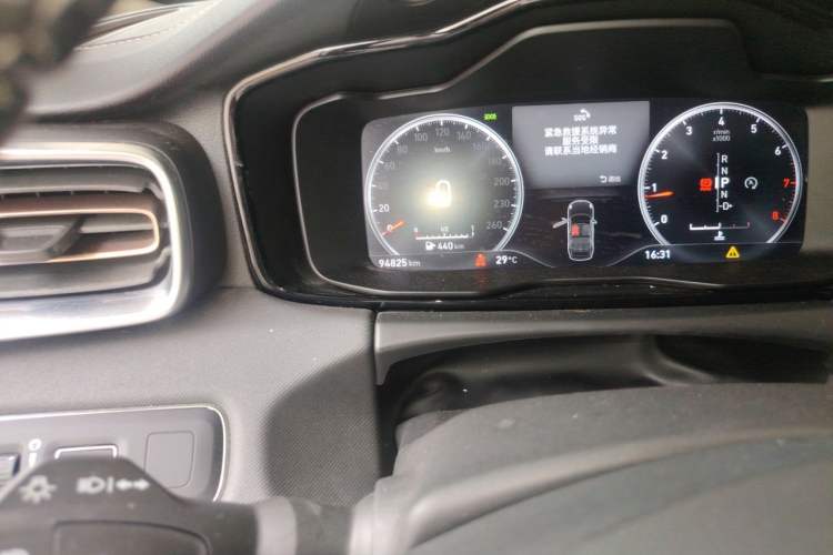 Used Lynk & Co 01 2017 2.0T Two-Wheel Drive Pro Edition Odometer Close Up