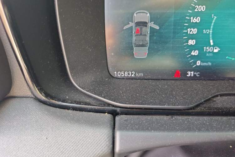 Used Lynk & Co 01 2017 2.0T Two-Wheel Drive Pro Edition Odometer Close Up