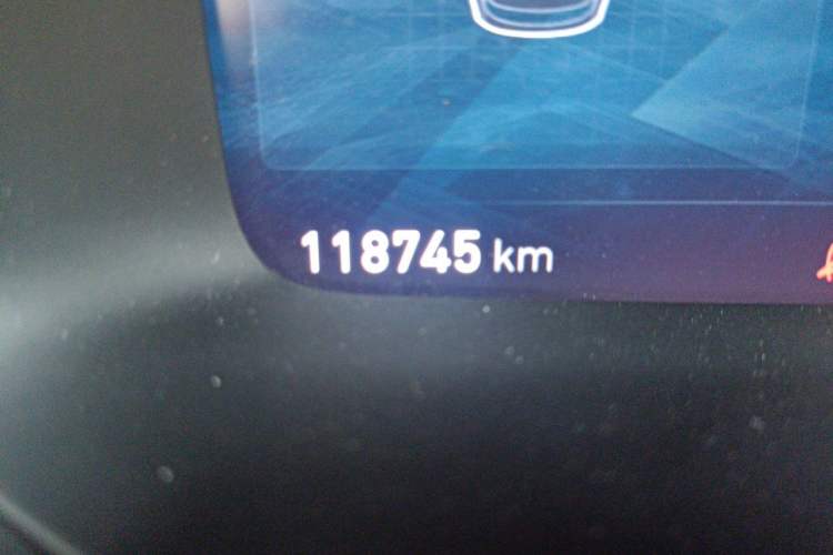 Used Lynk & Co 01 2017 2.0T Two-Wheel Drive Pro Edition Odometer Close Up
