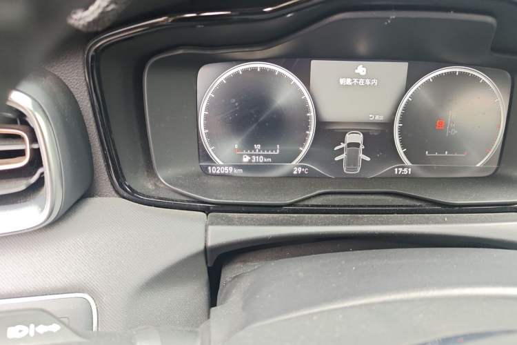 Used Lynk & Co 01 2017 2.0T Two-Wheel Drive Pro Edition Odometer Close Up