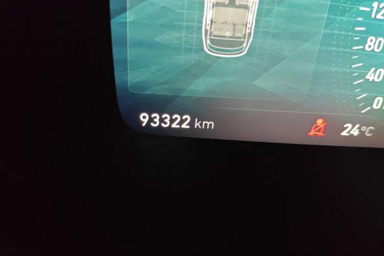 Used Lynk & Co 01 2017 2.0T Two-Wheel Drive Pro Edition Odometer Close Up