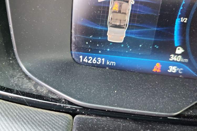 Used Lynk & Co 01 2017 2.0T Two-Wheel Drive Pro Edition Odometer Close Up