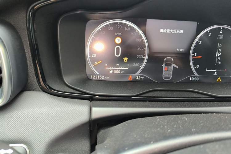 Used Lynk & Co 01 2017 2.0T Two-Wheel Drive Pro Edition Odometer Close Up