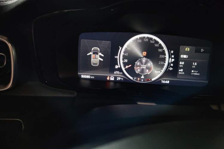 Used Lynk & Co 01 2017 2.0T Four-Wheel Drive Pro Edition Odometer Close Up