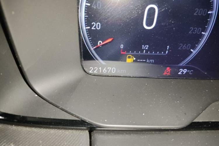 Used Lynk & Co 01 2017 2.0T Two-Wheel-Drive Version Odometer Close Up