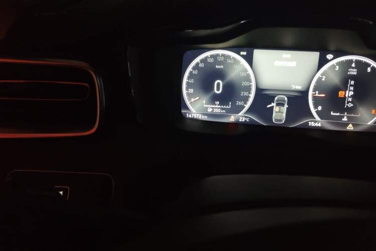 Used Lynk & Co 01 2017 2.0T Two-Wheel Drive Pro Edition Odometer Close Up