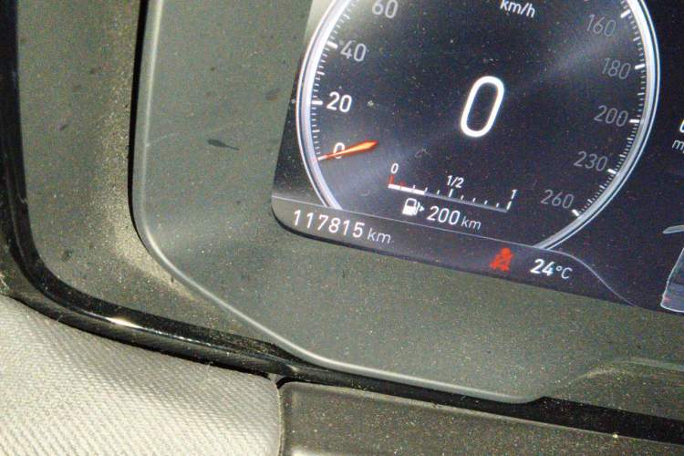 Used Lynk & Co 01 2017 2.0T Two-Wheel Drive Pro Edition Odometer Close Up