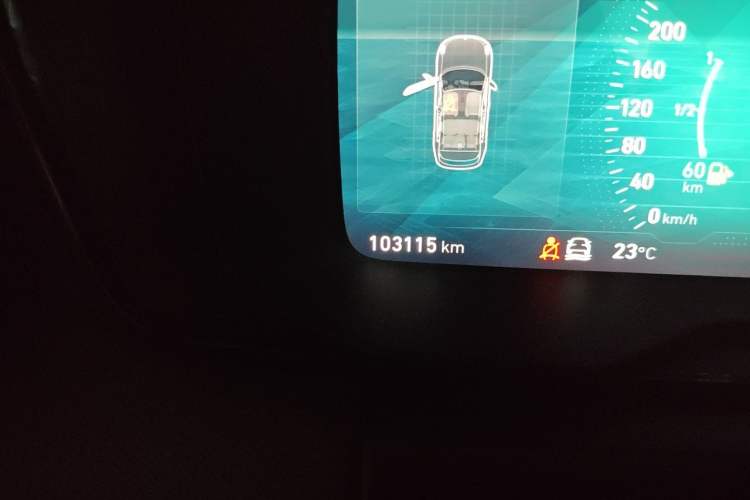 Used Lynk & Co 01 2017 2.0T Four-Wheel Drive Pro Edition Odometer Close Up