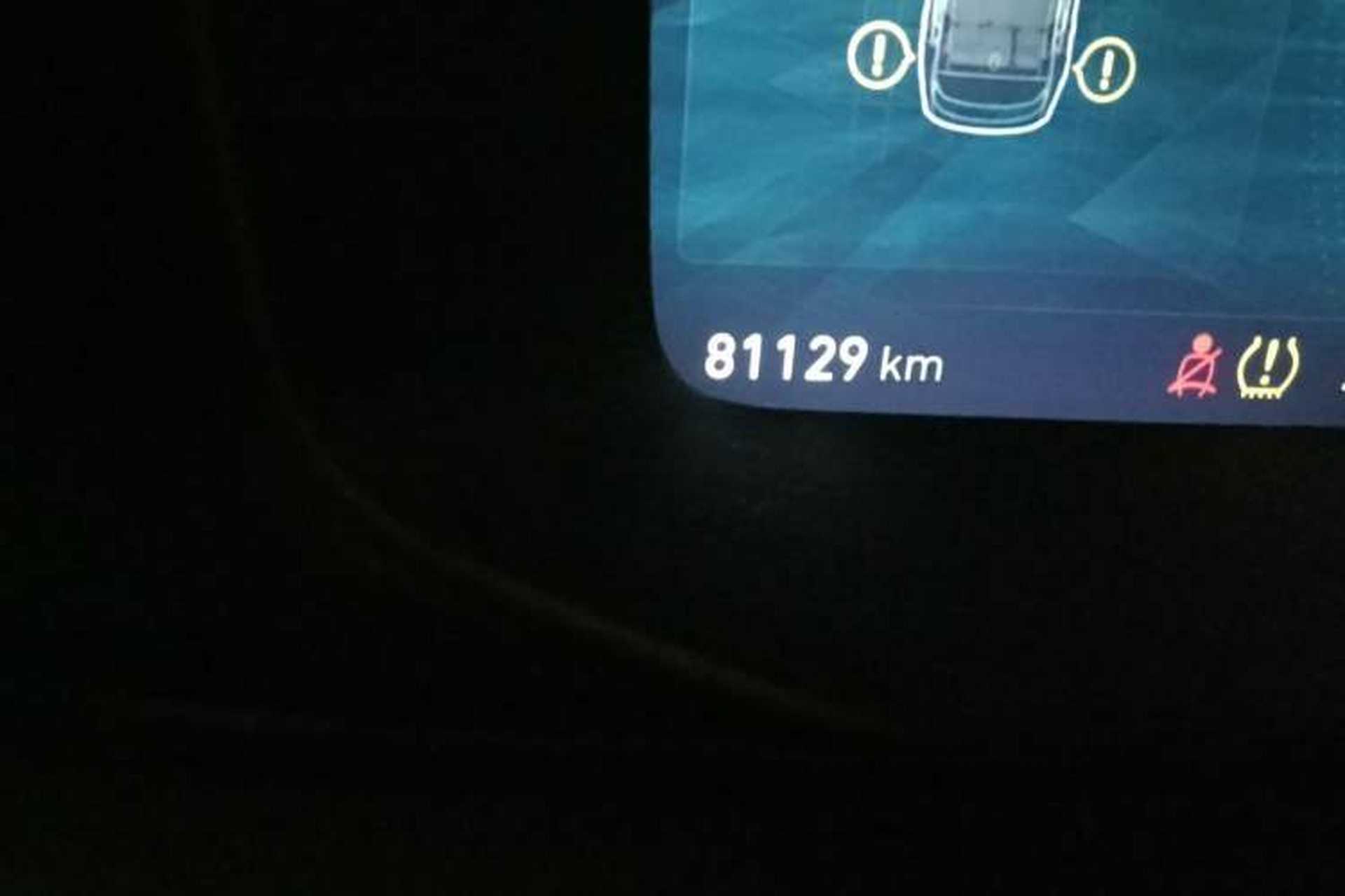 Used Lynk & Co 01 2017 2.0T Two-Wheel-Drive Version Odometer Close Up