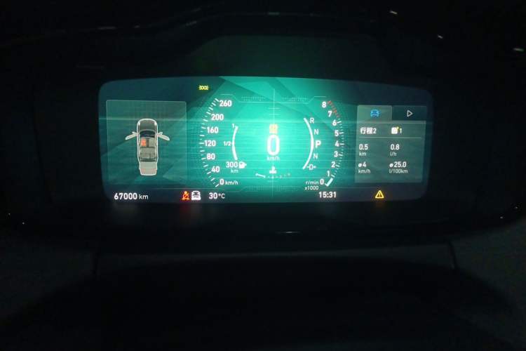 Used Lynk & Co 01 2017 2.0T Four-Wheel Drive Pro Edition Odometer Close Up