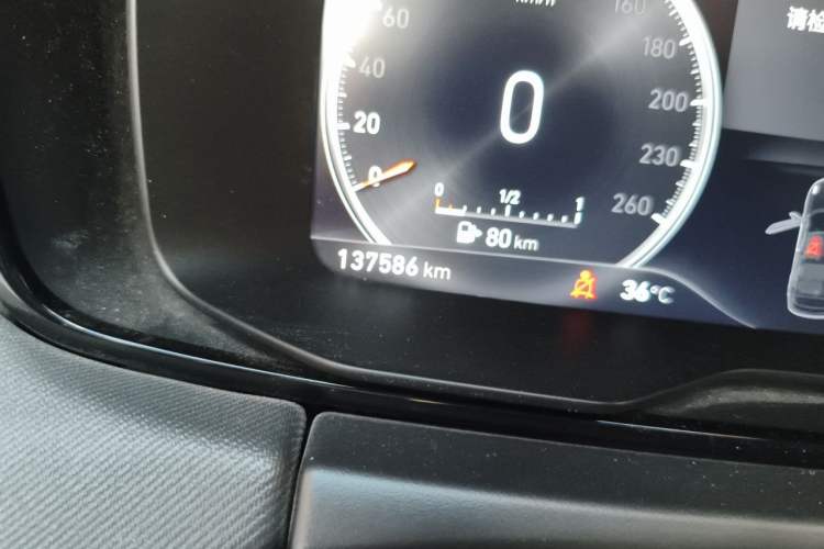 Used Lynk & Co 01 2017 2.0T Two-Wheel-Drive Version Odometer Close Up