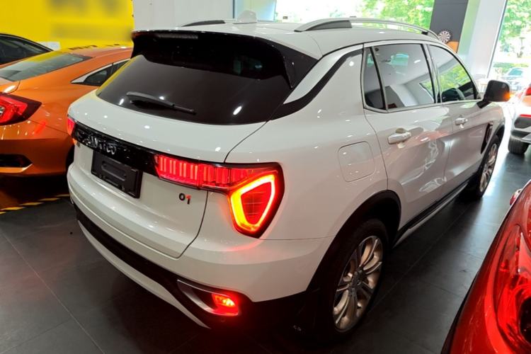 Used Lynk & Co 01 2017 2.0T Two-Wheel Drive Pro Edition Rear Right 45 Deg
