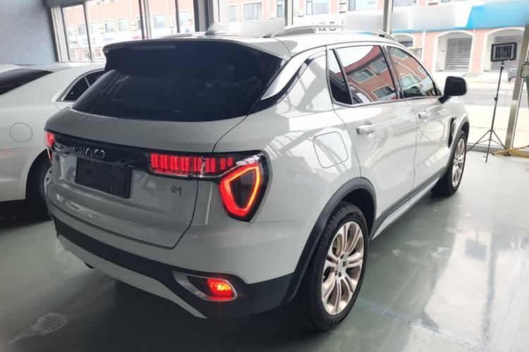 Used Lynk & Co 01 2017 2.0T Two-Wheel Drive Pro Edition Rear Right 45 Deg