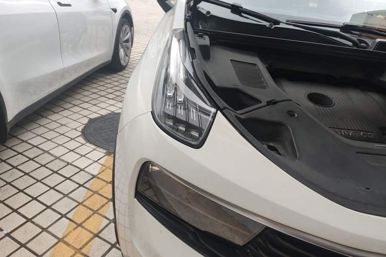 Used Lynk & Co 01 2017 2.0T Two-Wheel Drive Pro Edition Right Front Headlight