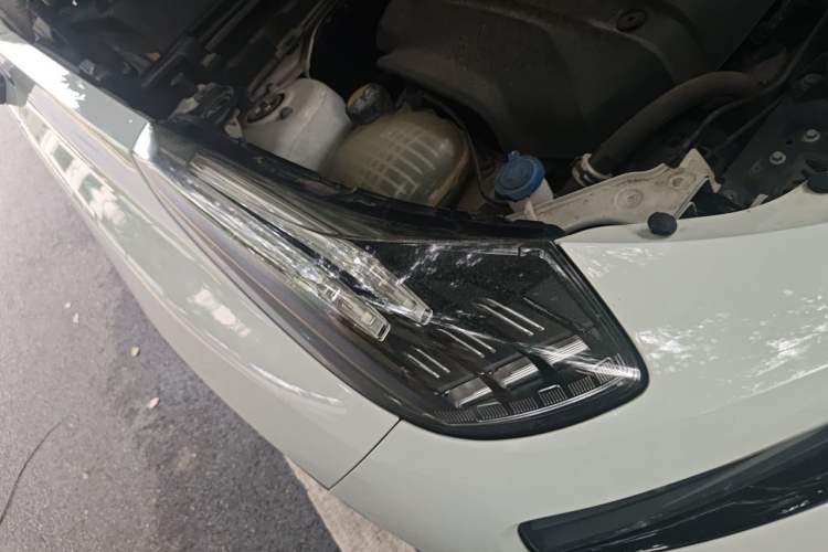 Used Lynk & Co 01 2017 2.0T Two-Wheel Drive Pro Edition Right Front Headlight