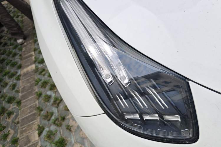 Used Lynk & Co 01 2017 2.0T Two-Wheel Drive Pro Edition Right Front Headlight