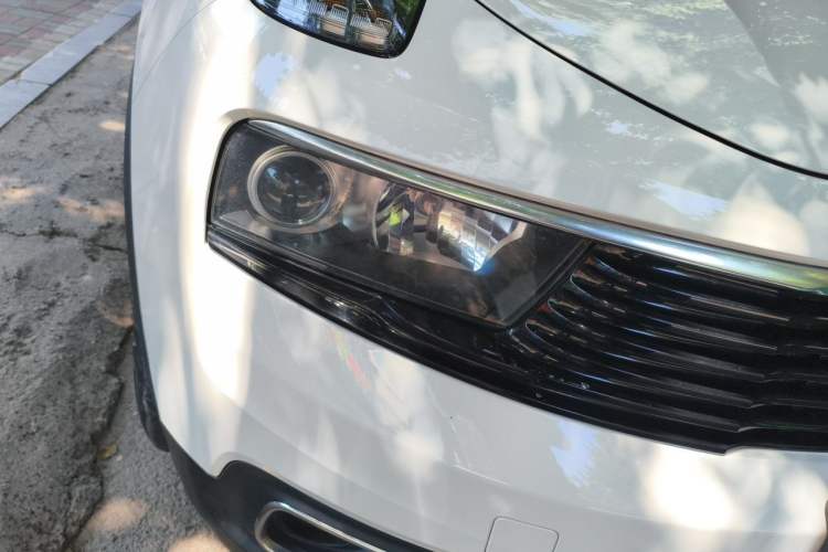 Used Lynk & Co 01 2017 2.0T Two-Wheel Drive Pro Edition Right Front Headlight