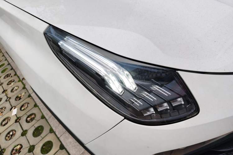 Used Lynk & Co 01 2017 2.0T Two-Wheel-Drive Version Right Front Headlight