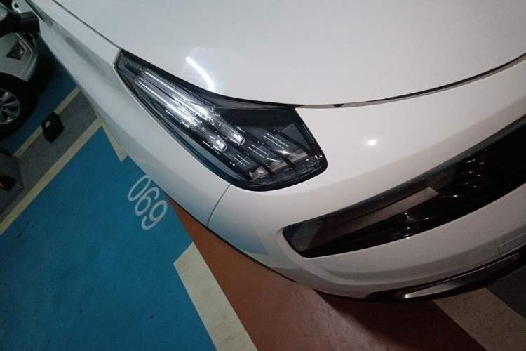 Used Lynk & Co 01 2017 2.0T Two-Wheel Drive Pro Edition Right Front Headlight