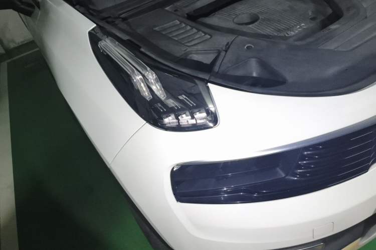 Used Lynk & Co 01 2017 2.0T Two-Wheel Drive Pro Edition Right Front Headlight