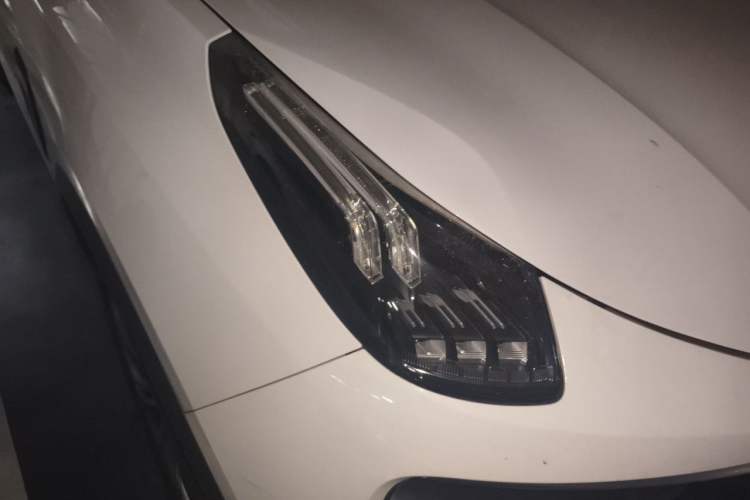 Used Lynk & Co 01 2017 2.0T Two-Wheel Drive Pro Edition Right Front Headlight