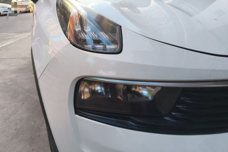 Used Lynk & Co 01 2017 2.0T Two-Wheel-Drive Version Right Front Headlight