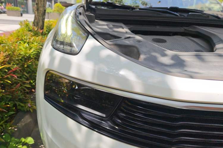 Used Lynk & Co 01 2017 2.0T Two-Wheel Drive Pro Edition Right Front Headlight