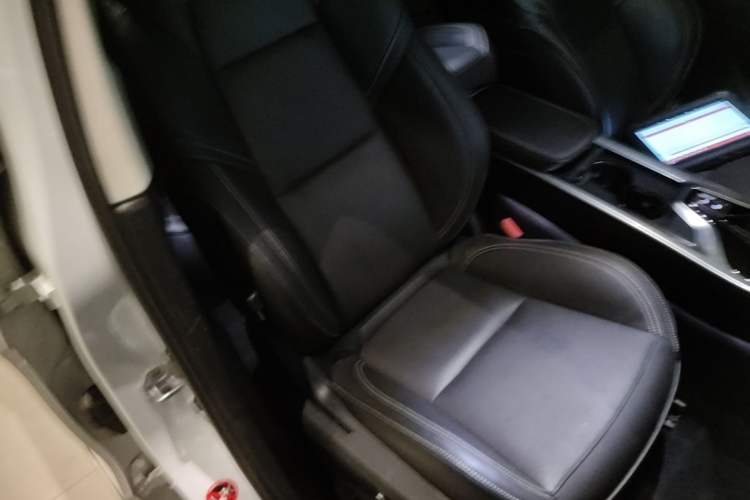 Used Lynk & Co 01 2017 2.0T Two-Wheel Drive Pro Edition Right Front Seat