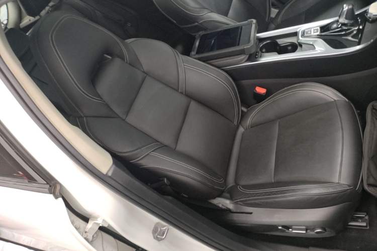 Used Lynk & Co 01 2017 2.0T Two-Wheel Drive Pro Edition Right Front Seat