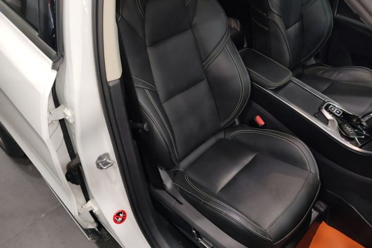 Used Lynk & Co 01 2017 2.0T Two-Wheel Drive Pro Edition Right Front Seat