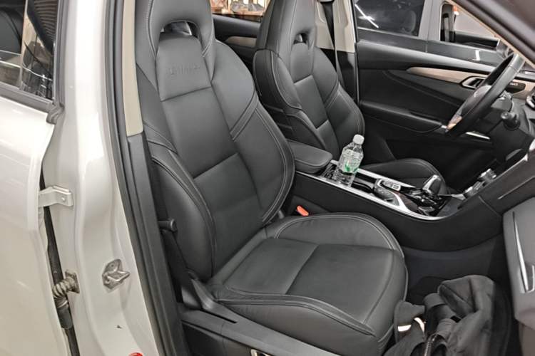 Used Lynk & Co 01 2017 2.0T Two-Wheel Drive Pro Edition Right Front Seat