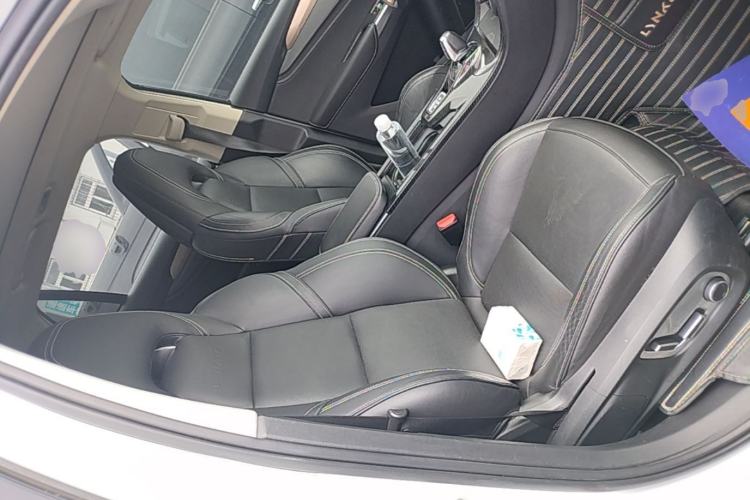 Used Lynk & Co 01 2017 2.0T Two-Wheel Drive Pro Edition Right Front Seat