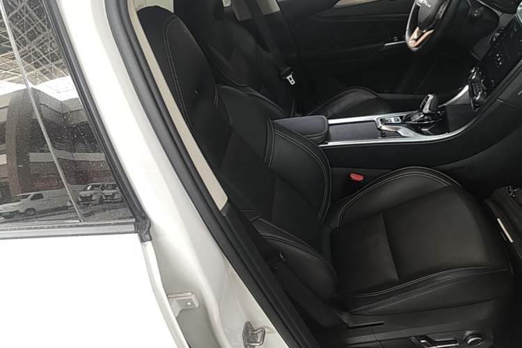 Used Lynk & Co 01 2017 2.0T Two-Wheel Drive Pro Edition Right Front Seat