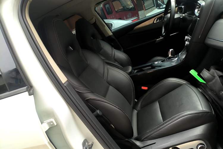 Used Lynk & Co 01 2017 2.0T Two-Wheel Drive Pro Edition Right Front Seat