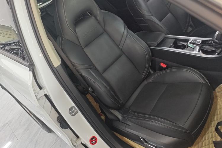 Used Lynk & Co 01 2017 2.0T Two-Wheel Drive Pro Edition Right Front Seat