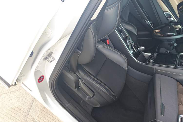 Used Lynk & Co 01 2017 2.0T Two-Wheel-Drive Version Right Front Seat