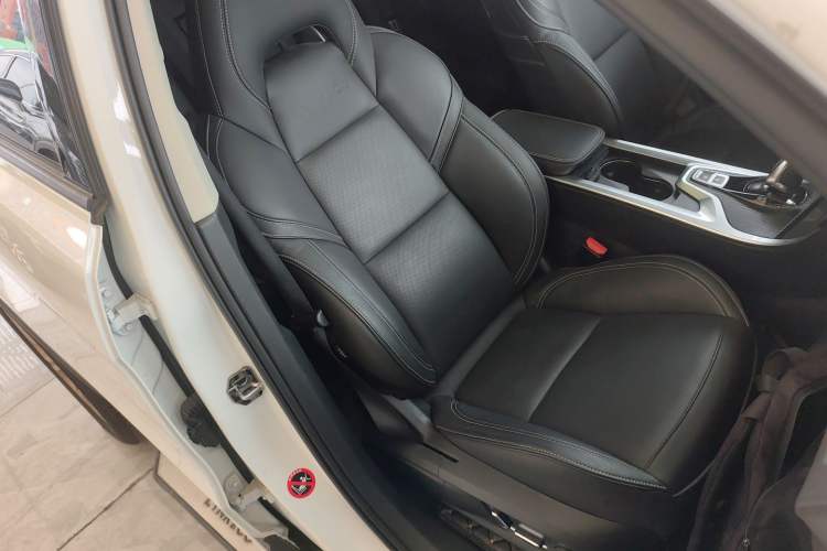 Used Lynk & Co 01 2017 2.0T Two-Wheel Drive Pro Edition Right Front Seat