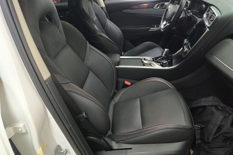 Used Lynk & Co 01 2017 2.0T Four-Wheel Drive Pro Edition Right Front Seat