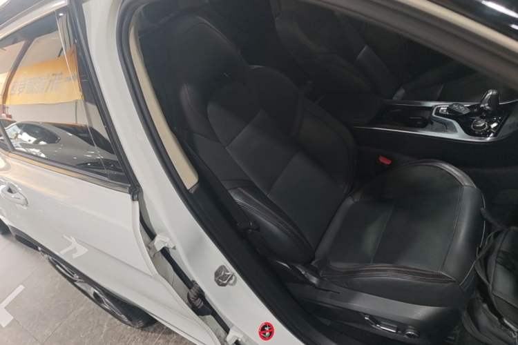 Used Lynk & Co 01 2017 2.0T Four-Wheel Drive Pro Edition Right Front Seat