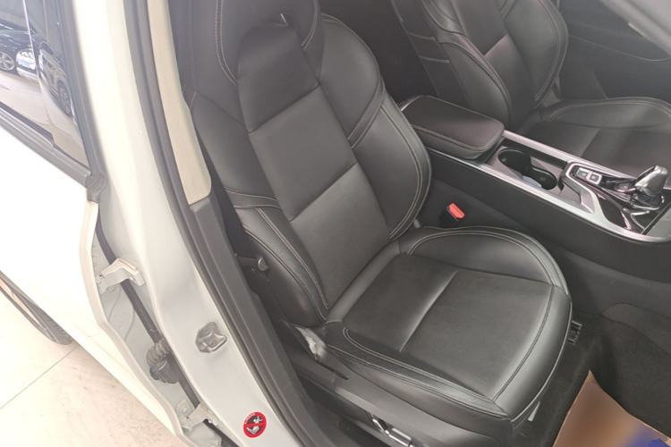 Used Lynk & Co 01 2017 2.0T Two-Wheel Drive Pro Edition Right Front Seat