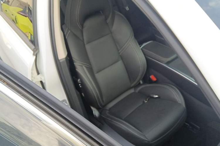Used Lynk & Co 01 2017 2.0T Two-Wheel Drive Pro Edition Right Front Seat