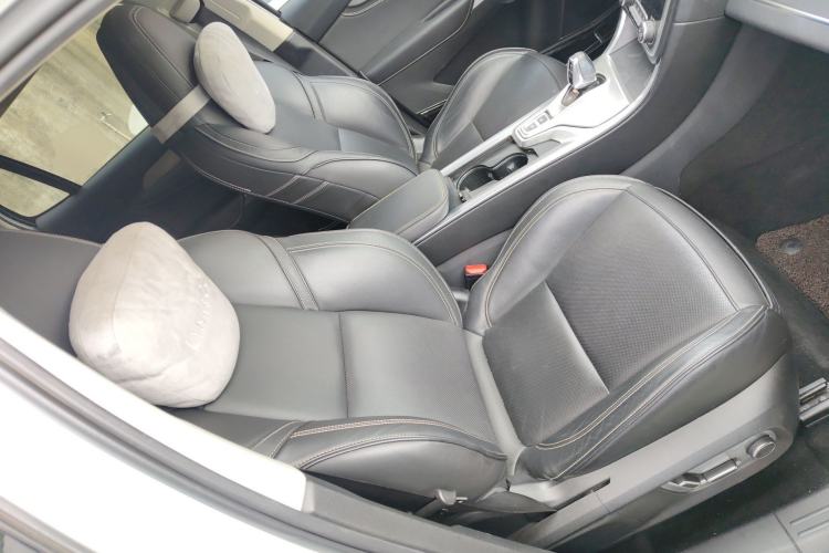 Used Lynk & Co 01 2017 2.0T Two-Wheel Drive Pro Edition Right Front Seat
