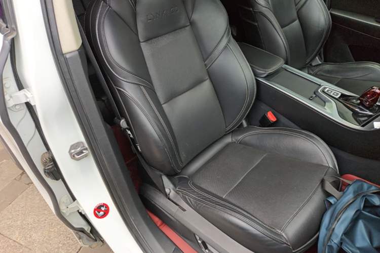 Used Lynk & Co 01 2017 2.0T Two-Wheel Drive Pro Edition Right Front Seat
