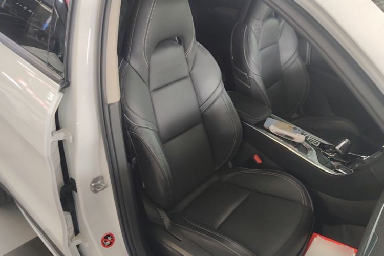 Used Lynk & Co 01 2017 2.0T Two-Wheel Drive Pro Edition Right Front Seat