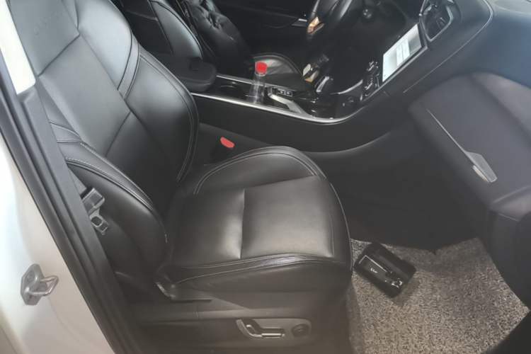Used Lynk & Co 01 2017 2.0T Two-Wheel Drive Pro Edition Right Front Seat
