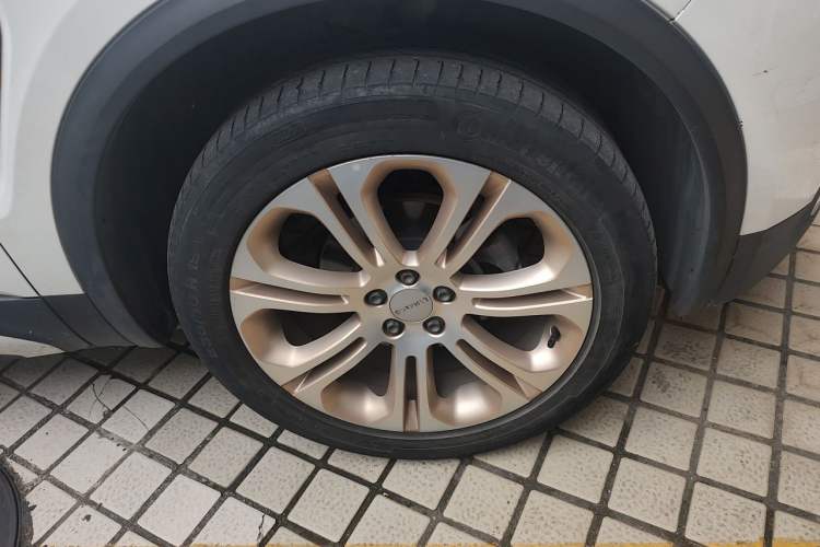 Used Lynk & Co 01 2017 2.0T Two-Wheel Drive Pro Edition Right Front Wheel Hub