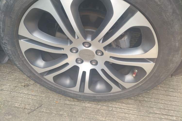 Used Lynk & Co 01 2017 2.0T Two-Wheel Drive Pro Edition Right Front Wheel Hub