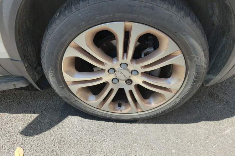Used Lynk & Co 01 2017 2.0T Two-Wheel Drive Pro Edition Right Front Wheel Hub