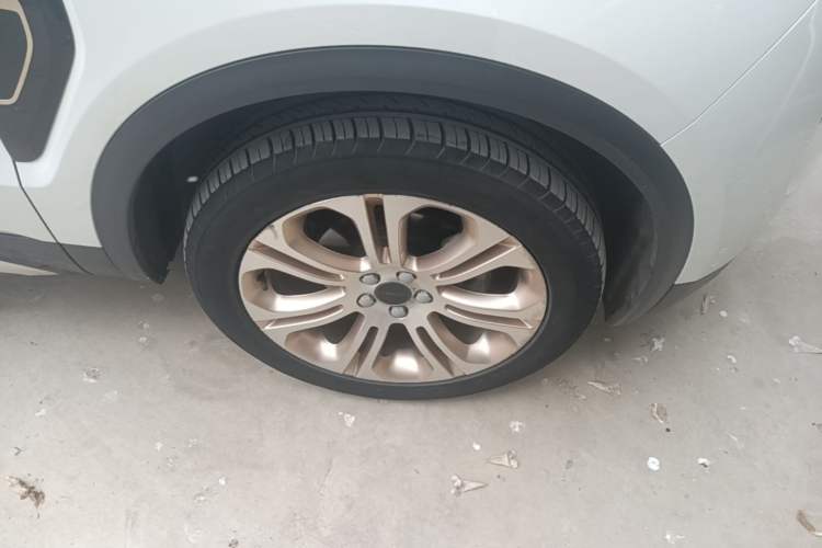 Used Lynk & Co 01 2017 2.0T Two-Wheel Drive Pro Edition Right Front Wheel Hub