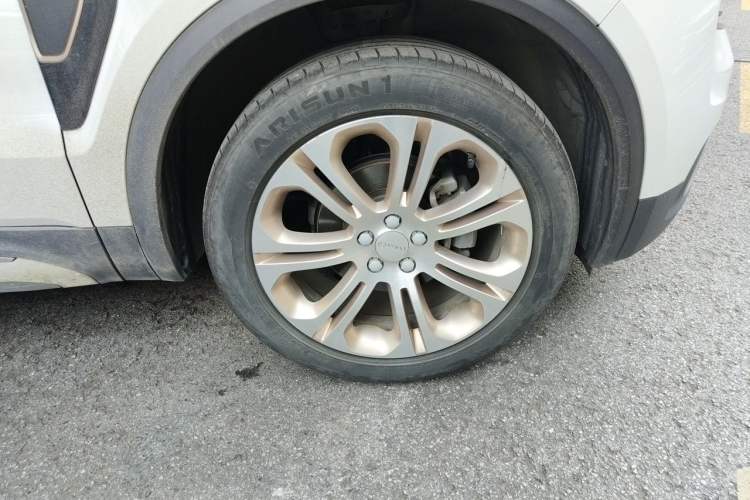 Used Lynk & Co 01 2017 2.0T Two-Wheel Drive Pro Edition Right Front Wheel Hub